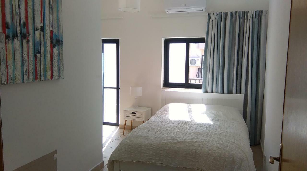 Sea View Apartments St. Paul's Bay Exterior photo